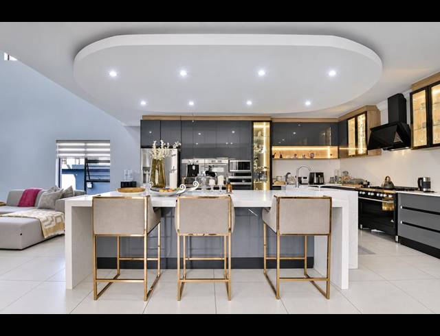 5 BEDROOM HOUSE FOR SALE IN PINEHAVEN